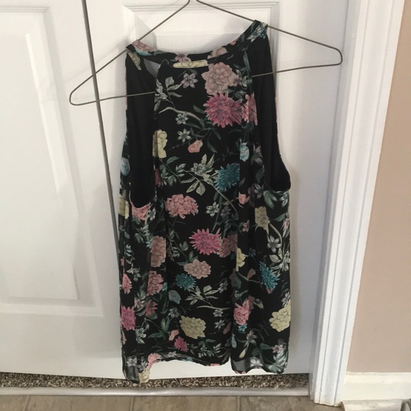 Black floral tank - Picture 4 of 4